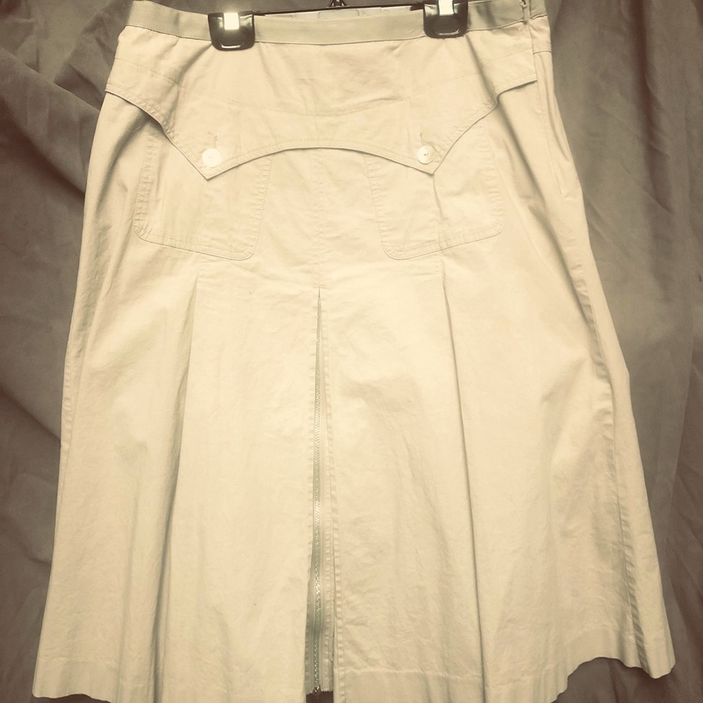Size 10 SPANNER skirt. Soooo cute.